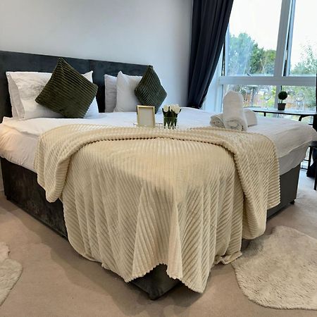 Kayz Lodge- Luxury Ensuite-Private & Shared Accommodation In A New House At The Olympic Village Overlooking Stratford Westfield And Tube Station London Exterior photo